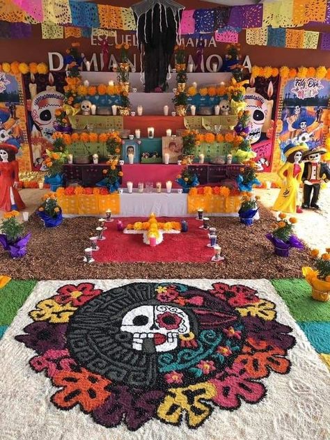 Halloween Yard Displays, Dia De Los Muertos Decorations Ideas, Preschool Craft Activities, Thanksgiving Pictures, Mexican Crafts, Día De Muertos, Chicano Art, Halloween Yard, Dia De Muertos