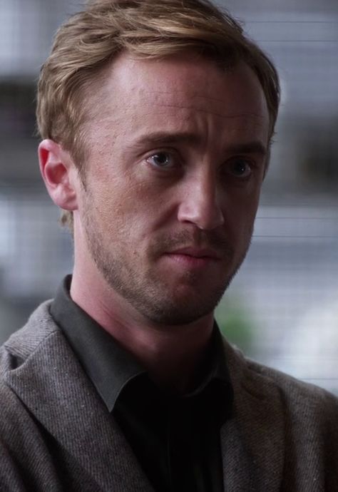 Julian Albert Desmond | Docter Alchemy (Tom Felton in The Flash, Season 3, 2016) Julian The Flash, Tom Felton The Flash, Julian Albert The Flash, Julian Albert, The Flash Season 3, King Julian, Thomas Andrews, Hogwarts Dr, The Flash Season