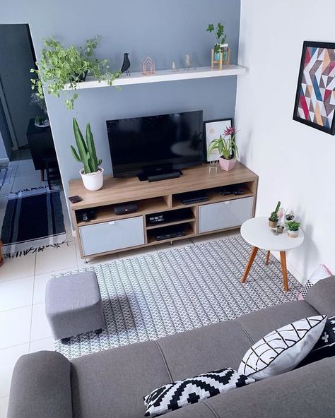 Como Decorar uma Sala: +80 Projetos Incríveis para te Inspirar em 2020 Reka Bentuk Bilik Tidur, Simple Living Room Decor, Ikea Living Room, Hiasan Bilik Tidur, Decor Studio, Apartment Living Room Design, Small Apartment Living Room, Small Living Room Decor, Simple Living Room