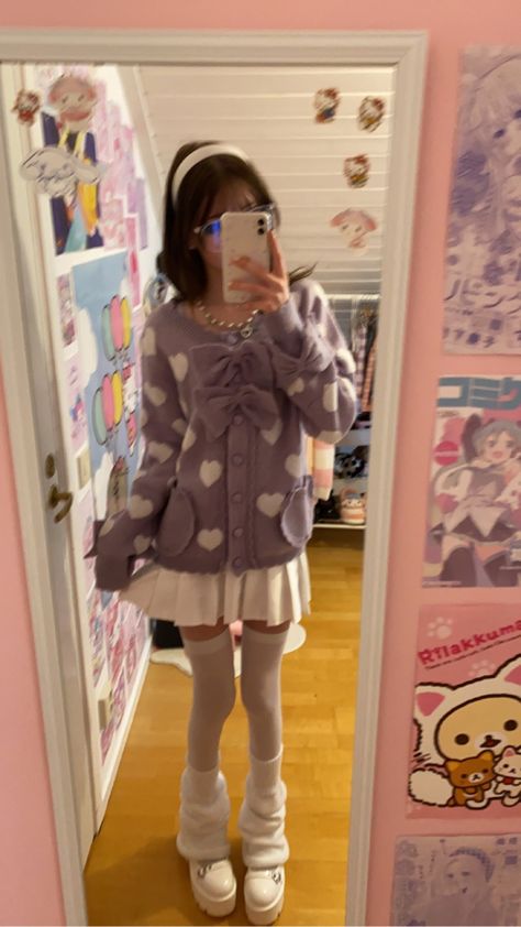 Cutesy Aesthetic Outfits, Softie Outfits, Cutesy Fashion, Kawaii Wishlist, Cutesy Clothes, Cutecore Aesthetic, Loose Socks, Kawaii Outfit, Cool Clothes