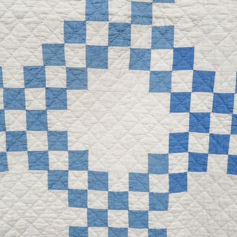 Double Irish Chain Quilting Designs, Double Irish Chain Quilt Pattern, Double Irish Chain Quilt, Irish Chain Quilt Pattern, Vintage Quilts Patterns, Irish Chain Quilt, Quilt Big, Silk Quilt, Hawaiian Quilts