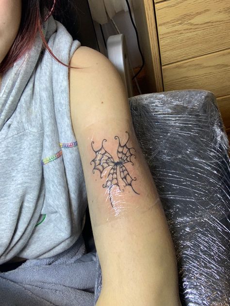 Spiderweb Tattoo, Unique Butterfly Tattoos, Unique Butterfly, Art Tattoos, Compass Tattoo, Butterfly Tattoo, Lotus Flower Tattoo, Body Art Tattoos, Flower Tattoo