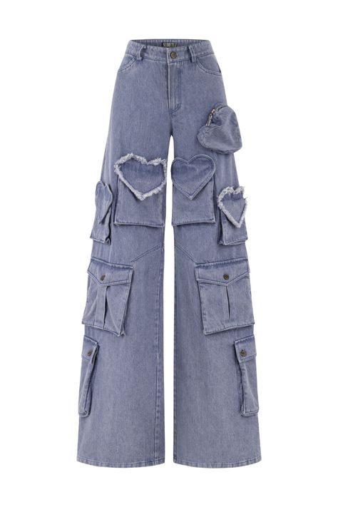 BLUE DENIM CARGO PANTS | Sudi Etuz | CULT MIA Fashion Outfits 2024 Trends Spring, Cool Pants Design, Jean Cargos, Blue Denim Cargo Pants, Cargo Pants Jeans, Funky Jeans, Cargo Denim Pants, Celana Kargo