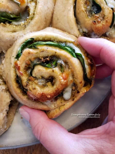 Sourdough Pizza Pinwheels, Pesto Parmesan Sourdough, Stuffed Sourdough Bread Recipes, Sourdough Appetizer Recipes, Sourdough Pizza Rolls, Sourdough Pinwheels, Sourdough Appetizers, Pesto Pinwheels, Feta Pinwheels