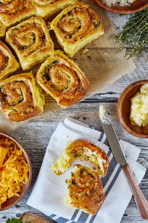 Recipe: Savoury Cheddar and Herb Breakfast Buns | savoury breakfast, breakfast buns, cinnamon bun alternatives, brunch party, weekend breakfast ideas, rolls, cheddar cheese, Parmesan cheese, brunch menu Savoury Buns, Weekend Breakfast Ideas, Yolk Recipes, Breakfast Buns, Savoury Breakfast, Breakfast Cheese, Healthy Breakfast On The Go, Cheese Buns, Breakfast Rolls