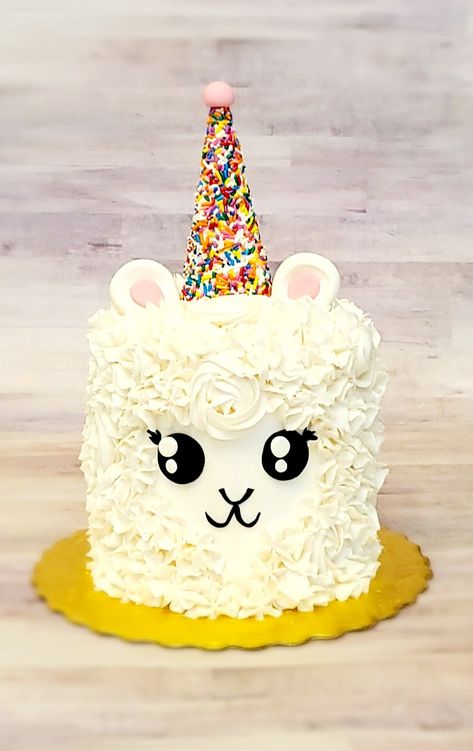 Simple Llama Cake, Alpaca Birthday Cake, Easy Llama Cake, Lama Cake Ideas, Lama Birthday Cake, Llama Cake Ideas, Lama Birthday Party, Llama Cakes, Lama Cake