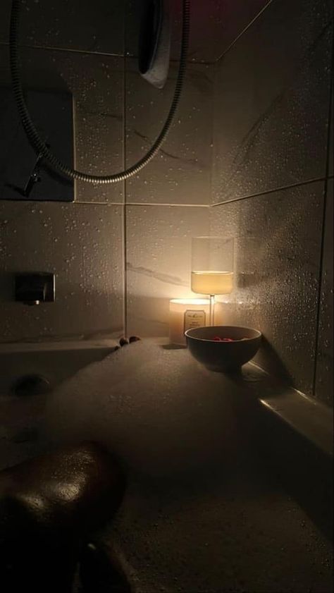 Wine And Bath Aesthetic, Wine And Bubble Bath, Bathtub Wine, Bubble Bath Aesthetic, Candles Bathtub, Bath Candle, Relaxing Bubble Bath, Bathtub Aesthetic, Paris Instagram Pictures