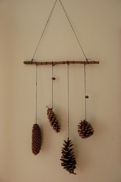 Cone Decoration Ideas, Pine Cones Decorations, Pine Cone Decor, Julkransar Diy, Cone Decoration, Jul Diy, Wood Branch, Deco Nature, Pine Cone Decorations