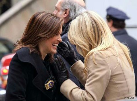 Mariska Hargitay with Stephanie March laughing Detective Benson, Rollisi Svu, Alexandra Cabot, Alex Cabot, Kelli Giddish, Alex And Olivia, Stephanie March, Amanda Rollins, Law And Order: Special Victims Unit