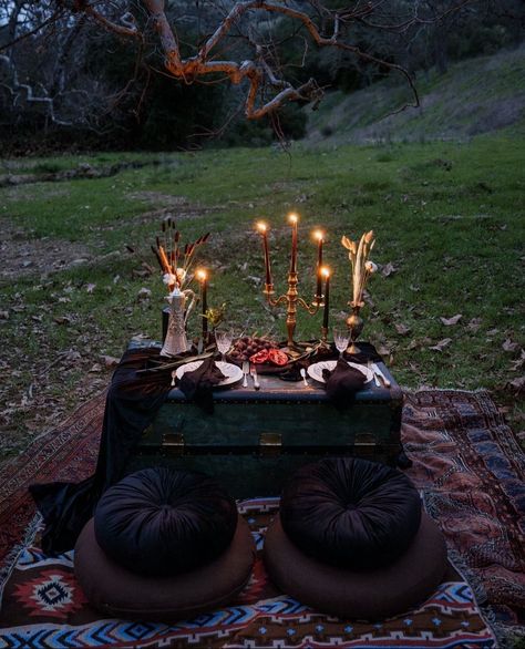 Candlelit Picnic, Halloween Tea Party, Modern Vampires, Football Poses, Witches Altar, Tea Party Theme, Romantic Picnics, Samhain, Spooky Halloween