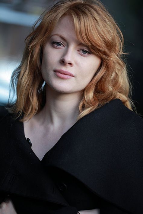 Emily Beecham Emily Beecham, Pursuit Of Love, Into The Badlands, Emily B, She Walks In Beauty, Blonde Hair Looks, Manchester England, Hair Affair, Email Id