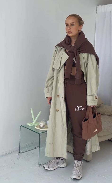 Trench Coat Looks, Muslimah Fashion Outfits, Look Of The Day, Muslimah Fashion, Makeup Fashion, Casual Fits, Comfy Outfits, How To Style, Winter Coat