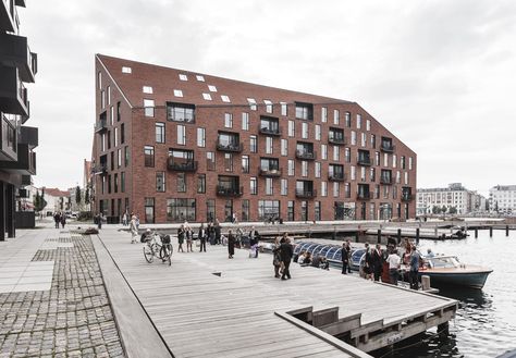 Krøyers Plads is a five-story housing project with a significant location in the centre of the Copenhagen harbour area designed by Danish architects Vilhelm ... Scandinavian Architecture, Kengo Kuma, Brick Architecture, Apartment Architecture, Brick Facade, Brick Building, Facade Architecture, Residential Building, Residential Architecture