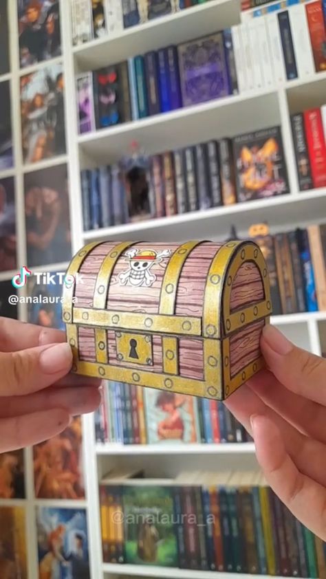 Diy One Piece Anime Gifts, One Piece Crafts Anime, Anime Gifts For Friends Diy, Paper Anime Crafts, One Piece Diy Crafts, Diy Anime Gifts Ideas, One Piece Crafts, Anime Crafts Diy Art Projects, One Piece Gift Ideas