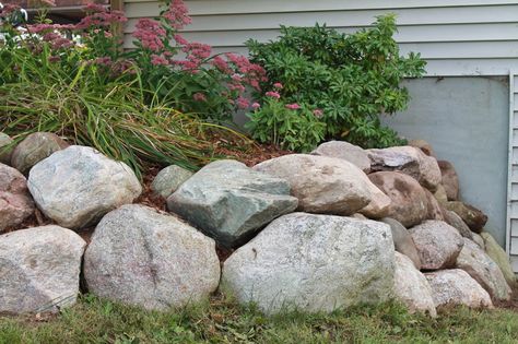 Diy Rock Wall, Border Walls, Natural Stone Retaining Wall, Rock Wall Gardens, Building A Stone Wall, Boulder Retaining Wall, Rock Retaining Wall, Retaining Wall Design, Diy Nature