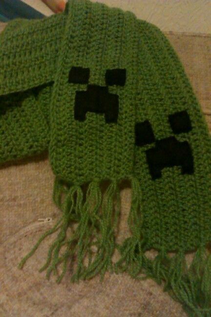 Minecraft Creeper Aesthetic, Dsmp Crochet, Math Crochet, Crochet Creeper, Minecraft Knitting, Minecraft Clothes, Minecraft Crochet, Crochet Pumpkins, Quick Crochet Patterns