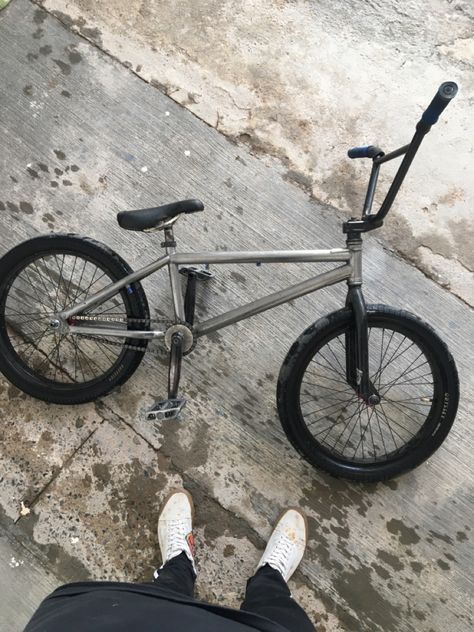 Bmx Bicycle, Bmx Bike, Bike Style, Bmx Bikes, Bike Life, Bmx, Skateboard, Motorcycles, Surfing