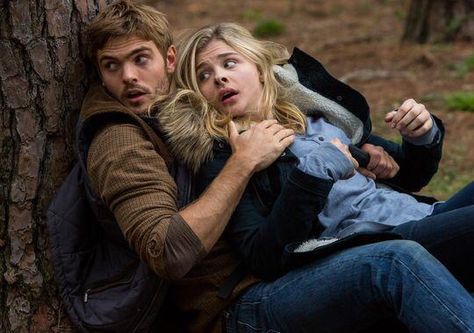 The 5th Wave LOOK ITS MY BÆ!!!!! Evan Walker, Cassie Sullivan, Maggie Siff, The Fifth Wave, Alex Roe, The 5th Wave, Walker Evans, Chloë Grace Moretz, Toni Garrn