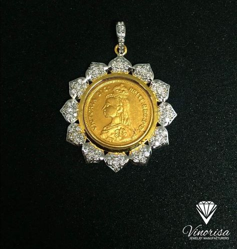 @#Vinorisa #ginni locket #diamond locket Gold Locket Design, Gold Coin Jewelry, Coin Jewellery, Dubai Gold Jewelry, Diamond Locket, Small Pendants, Locket Design, Diamond Pendent, Jewelry Designing