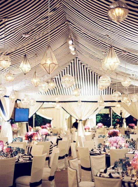 Playero y de estilo retro. Simplemente fantastico http://ideasparatuboda.wix.com/planeatuboda Navy Ceiling, Tent Wedding Reception, Mindy Weiss, Fabric Ceiling, Striped Wedding, Event Stand, Wedding Tent, Black White Wedding, Black And White Fabric