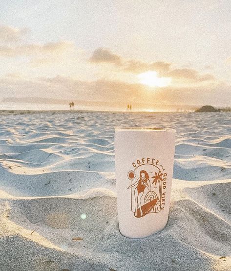 Coffee Shop On The Beach, Beach Drinks Aesthetic, Surf Coffee Shop, Beach Love Aesthetic, Beach Coffee Shop, Coffee On The Beach, Surf Coffee, Beach Coffee, Coffee Van