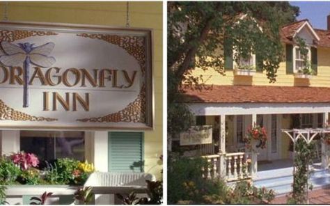 As picturesque as Gilmore Girls' The Dragonfly Inn is, it's one locale on the Stars Hollow map that does not completely make sense. Dragon Fly Inn Gilmore, Stars Hollow Map, Dragonfly Inn Gilmore, Dragon Fly Inn, Inn Aesthetic, The Dragonfly Inn, Gilmore Girls House, Gilmore Girls Dragonfly Inn, Girls Painting