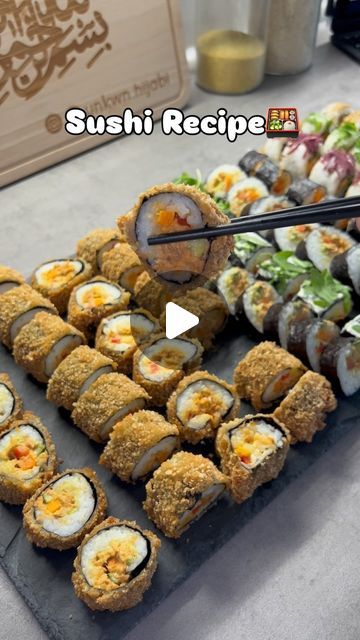 Fried Sushi Recipes, Deep Fried Sushi, Fried Sushi, Seafood Meals, Sushi Recipe, Tuna Sushi, Salt Wash, Squeezed Lemon, How To Make Sushi