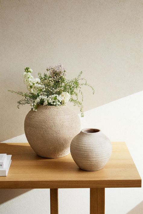 CERAMIC VASE - Gray | ZARA United States Zara Home Vase, Cerámica Ideas, Mesa Exterior, Clay Vase, Diy Pottery, Ceramic Base, Keramik Vase, Table Vases, Ceramic Vases