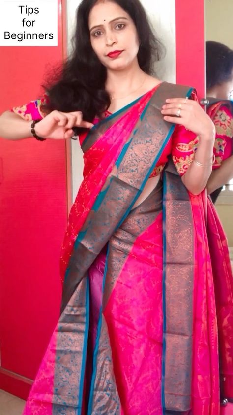 Silk Saree Draping Ideas, Latest Saree Blouse Designs 2024, How To Saree Draping Styles, Saree And Blouse Color Combinations, Long Sleeves Blouses For Sarees, How To Drape A Saree, Saree Wearing Tips, Saree Wearing Styles Ideas, Sari Tutorial