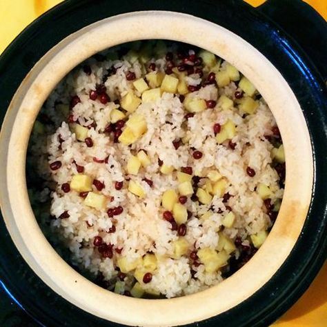 Azuki Bean and Sweet Potato Rice – TOIRO Adzuki Bean Recipe, Rice Mochi, Bean And Sweet Potato, Short Grain Rice, Sweet Potato Rice, Ic Diet, Asian Side Dishes, Easy Weekday Meals, Japanese Sweet Potato