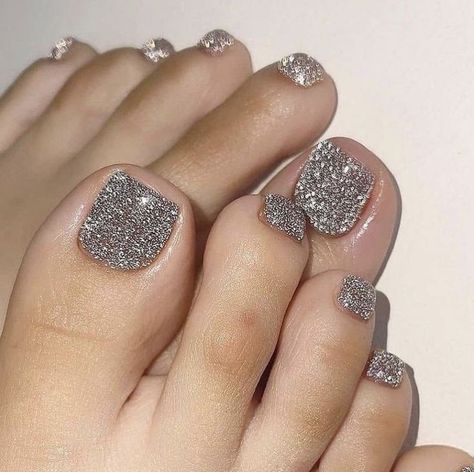 Winter Nails Toe 2023-2024 21 Ideas: A Trendsetter's Guide - women-club.online Silver Toe Nails, Winter Toes Nails Colors Pedicures, Nails For Toes, Pedicure Inspiration, Pedicure Trends, Glitter Pedicure, Glitter Toe Nails, Nail Journey, Pedicure Colors