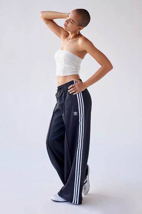 Adidas Pants Outfit, Oversized Pants, Adidas Track Pants, Trendy Skirts, Track Pant, Adidas Track, Pants Wide Leg, Adidas Pants, Black Fits