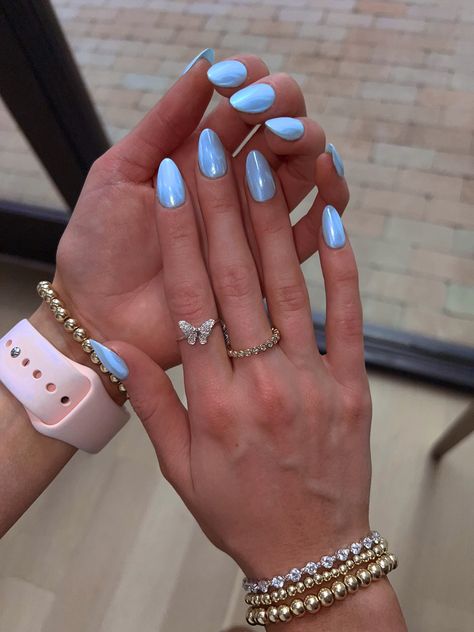 Blue almond chrome nails Europe Nails, Blue Chrome Nails, Blue Gel Nails, Beach Nail, Kutek Disney, Spring Break Nails, Baby Blue Nails, Blue Acrylic Nails, Broken Nails