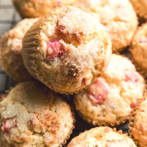 Muffins Made With Sour Cream, Cooked Rhubarb, Muffins With Sour Cream, Rhubarb Curd, Rhubarb Galette, Rhubarb Chutney, Rhubarb Muffins, Moist Muffins, Muffin Streusel