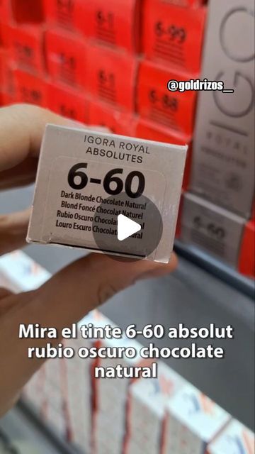 Gold Rizos| Tienda de cosméticos y productos de belleza 🛍 on Instagram: "Quieres cubrir tus canas con un tono chocolate mira este tono #6-60 igora royal un tono de la gama absolut 30 % mas pigmento que cualquier otro tono de su misma casa comercial ven por el y luce un cabello extraordinario

 #goldrizos #schwarzkopf #tintes #cubrecanas #rubiooscuro" Hair Color Formulas, Dark Blonde, Balayage, Hair Color, Audio, Gold, On Instagram, Color, Instagram