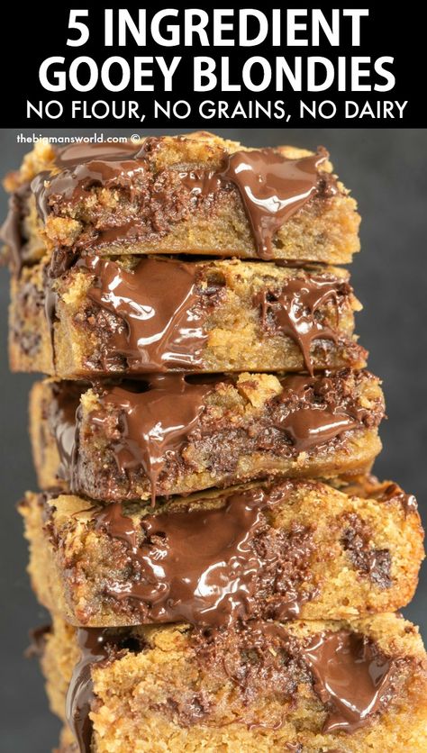 Keto Chocolate Chip Cookie, Banana Blondies, Flourless Desserts, Flourless Brownies, Gooey Chocolate Chip Cookies, Chocolate Chip Bars, Keto Chocolate Chip Cookies, Cafe Delites, Keto Chocolate Chips