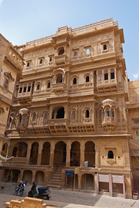 Patwon Ki Haveli is a cluster of five large havelis in Jaisalmer. The first of the mansions was built in 1805. The whole mansion complex with all its grandeur grew up in the course of 60 years. Resort Lifestyle, Mystical Places, Asian Architecture, Perspective Art, Jaisalmer, Bedroom Bed Design, Indian Architecture, Sketches Simple, Deco Art