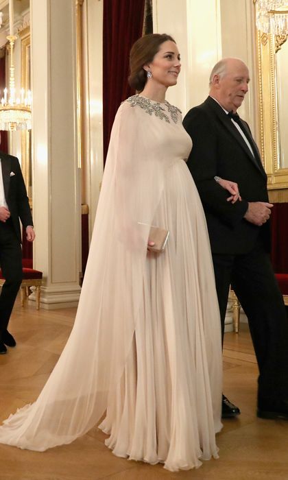 Kate Middleton Maternity Style, Kate Middleton Stil, Vévodkyně Kate, Maternity Evening Gowns, Düşes Kate, Formal Party Dresses, Looks Kate Middleton, Prins William, Dresses For Pregnant Women