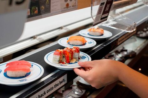 At this new Kansas City sushi restaurant, conveyor belts and robots deliver your meal — The Kansas City Star Revolving Sushi Bar, Revolving Sushi, Conveyer Belt, Fried Scallops, Homeless Housing, Country Club Plaza, Clear Plates, Ruby Tuesday, Brunch Restaurants