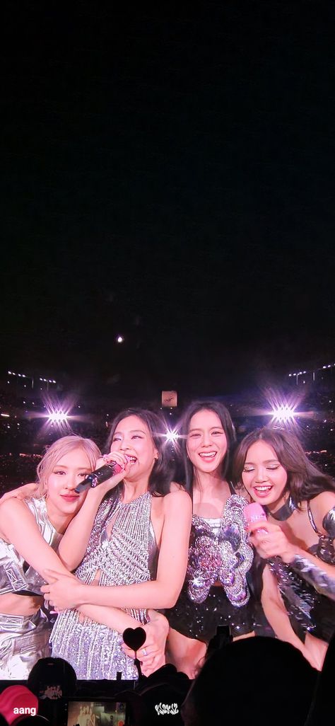 Blackpink Ot4 Wallpaper Aesthetic, Blinks Aesthetic, Blackpink Concert, Black Pink Background, Blackpink Poster, Pink Tour, Blackpink Wallpaper, Blackpink Members, Blackpink And Bts