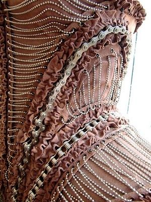 Bead Corset, Chain Corset, Extraordinary Clothes, Showmanship Jacket, Fairytale Fashion, Steampunk Costume, Bike Chain, Corsets And Bustiers, Corset Lingerie