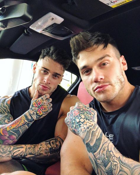 Owen Harrison on Instagram: “More tattoos needed? I think so 😌” Lewis Harrison, Twin Guys, Harrison Twins, Men With Tattoos, Jeff Seid, Tattooed Men, Tatted Men, Inked Men, Muscle Men