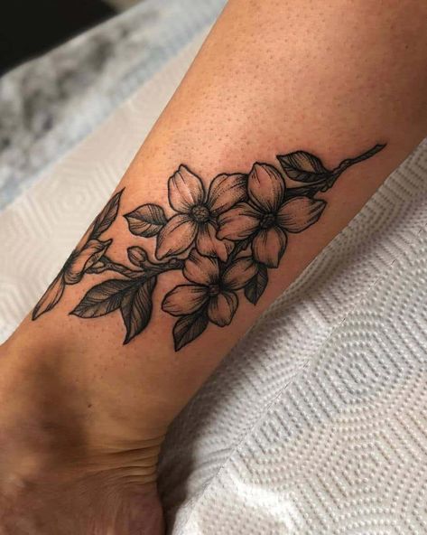 Dogwood Flower Tattoo, Dogwood Tattoo, Dogwood Flower Tattoos, Magnolia Tattoo, Flower Tattoo Meanings, Pink Tattoo, Flower Tattoo Back, Dogwood Flower, Poppies Tattoo