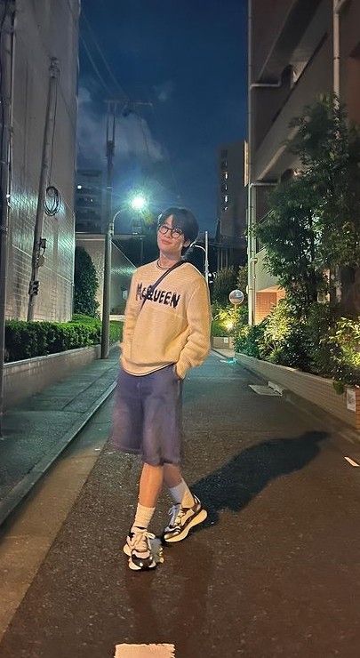 Jeongin #skz#kpop Stray Kids Fashion, Stray Kids Outfits, Yang Jeongin, Mode Kpop, Very Funny Pictures, Jewelry Outfit, Korean Men, Kpop Outfits, Kpop Fashion