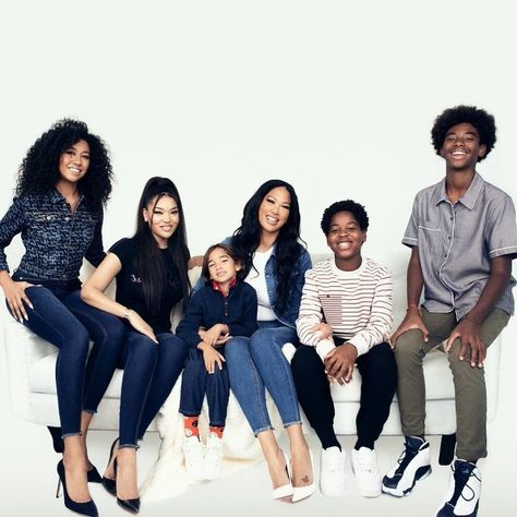 Adorable Moments Of Kimora Lee Simmons With Her Five Children Simmons Family, Ming Lee, Djimon Hounsou, Russell Simmons, Family Vacation Planning, Kimora Lee Simmons, Sweet Moments, Baby Phat, Reality Television