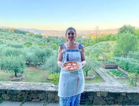 Italy Farmhouse, Italy Cooking Class, How To Make Bruschetta, How To Make Gelato, Italian Cooking Class, Tuscan Cooking, Pasta Making Class, Italy Girl, Chianti Wine