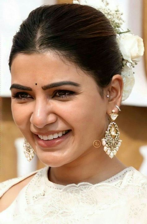 Samantha Piercing, Samantha Ear Piercings, Samantha Wallpaper, Smile Photos, Samantha In Saree, Samantha Akkineni, Samantha Ruth Prabhu, Tutorial Eyeshadow, Woman Artwork