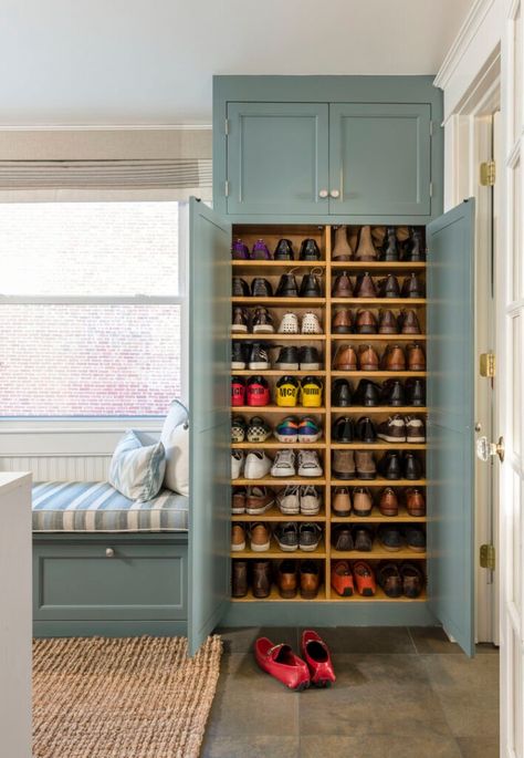 Say goodbye to shoe clutter and hello to seamless style. Ingenious ideas for maximizing space, from built-in shelves to sleek cubbies and clever compartments. Whether you have a small entryway or a spacious mudroom, these stunning storage solutions will keep your family's footwear in perfect order. #mudroommakeover #shoestorage #organizedliving" Storage Ideas For Small Rooms, Small Mudroom Ideas, Mudroom Remodel, Mudroom Organization, Mudroom Entryway, Mudroom Laundry Room, Mudroom Decor, Mud Room Storage, Entrance Modern