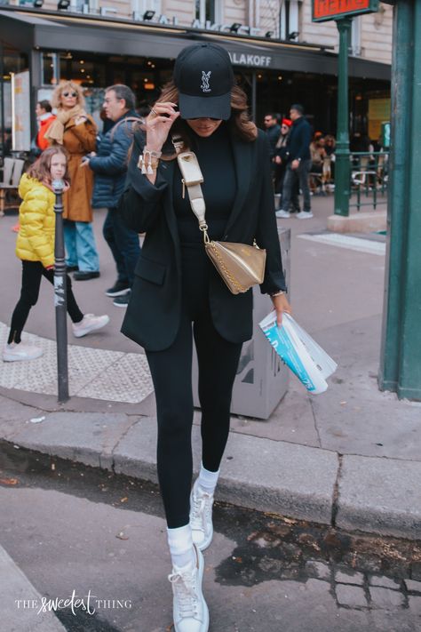 One of my favorite casual outfits from our recent trip to Paris. A boyfriend blazer from H&M and a bodysuit from Good American Fall Outfit Inspiration | Emily Ann Gemma | Paris Street Style Emily Ann Gemma, Athleisure Street Style, Emily Ann, Fall Outfit Inspiration, Look Legging, Blazer Outfits Casual, Paris Outfits, Mode Casual, Looks Street Style