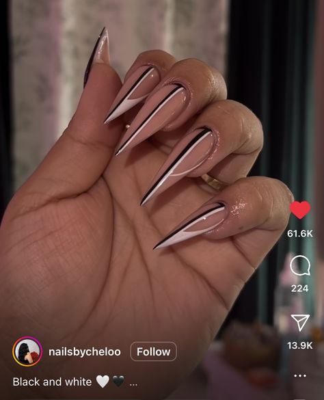 Stelitto Nails, Stilleto Nails Designs, Stiletto Nails Designs, Black Nail Designs, Glam Nails, Classy Nails, Dope Nails, Long Acrylic Nails, Nails Designs